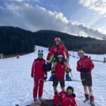 Team Schischule Going verkleidet zu Fasching